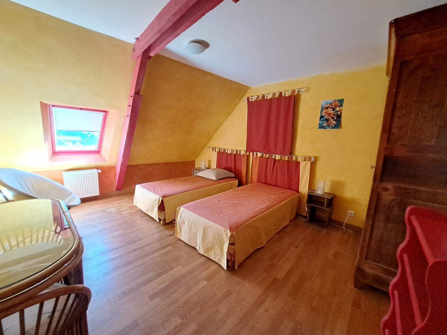 Domaine à vendre Livré la Touche
