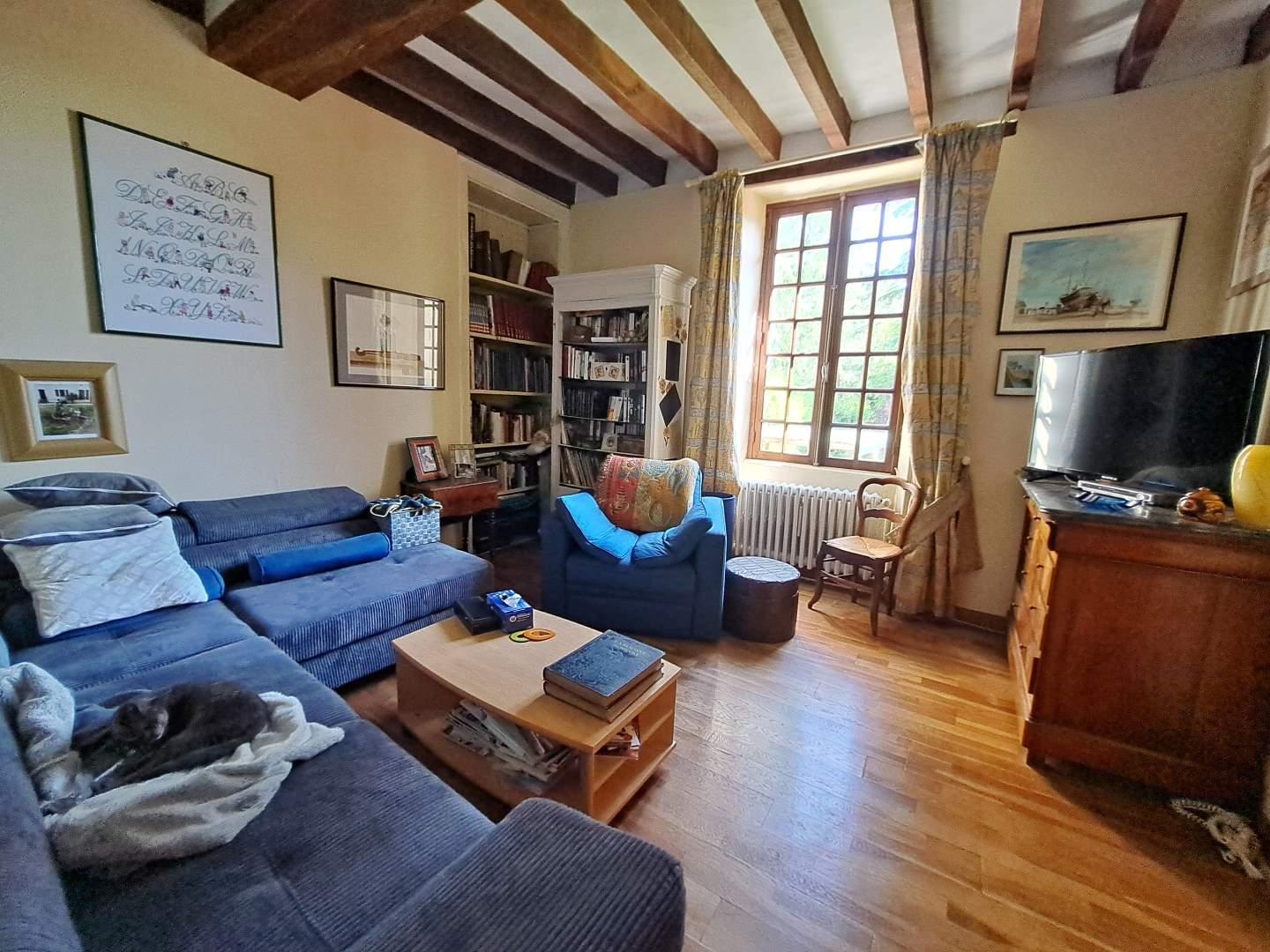 Domaine à vendre Livré la Touche