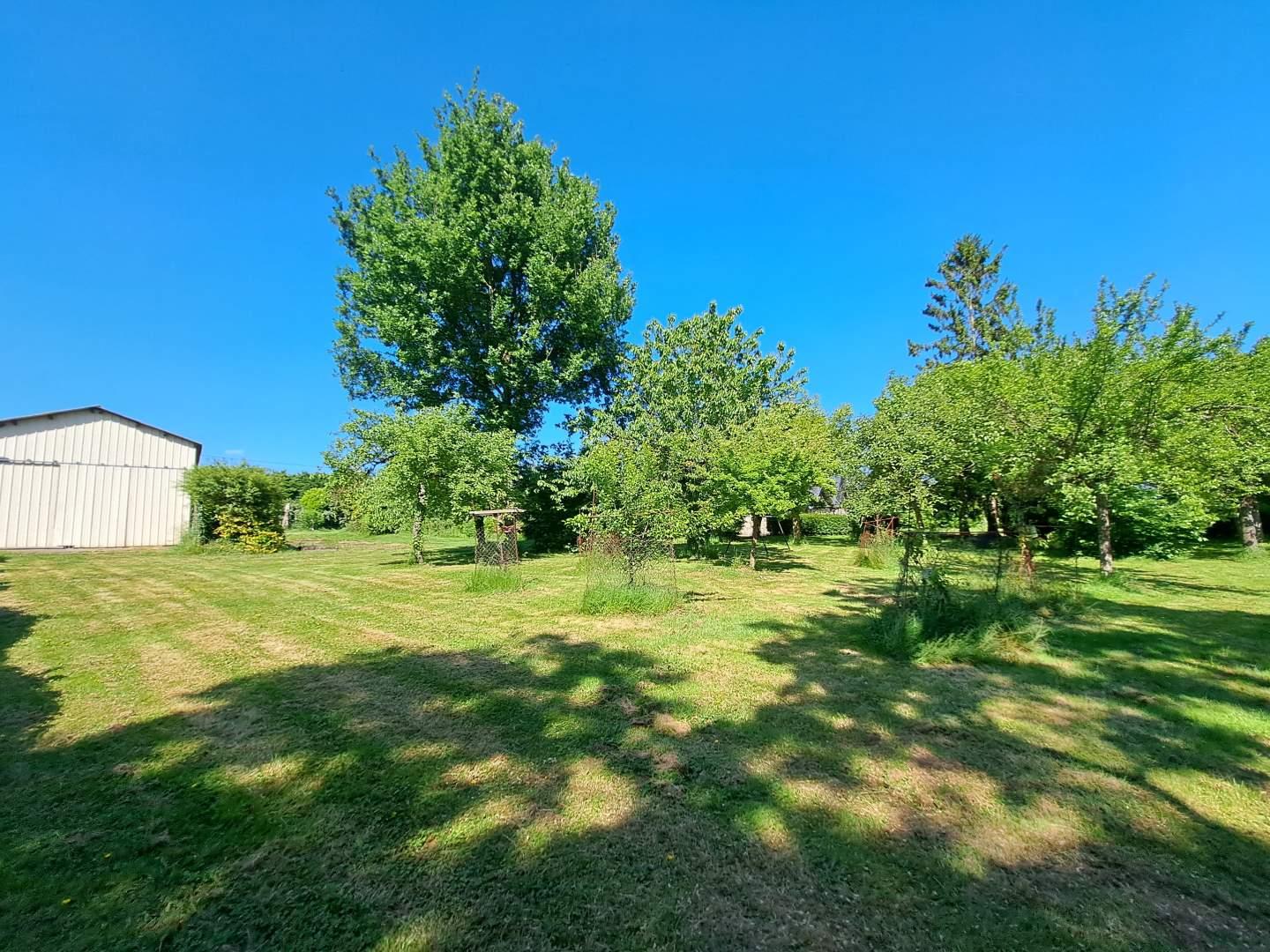 Domaine à vendre Livré la Touche